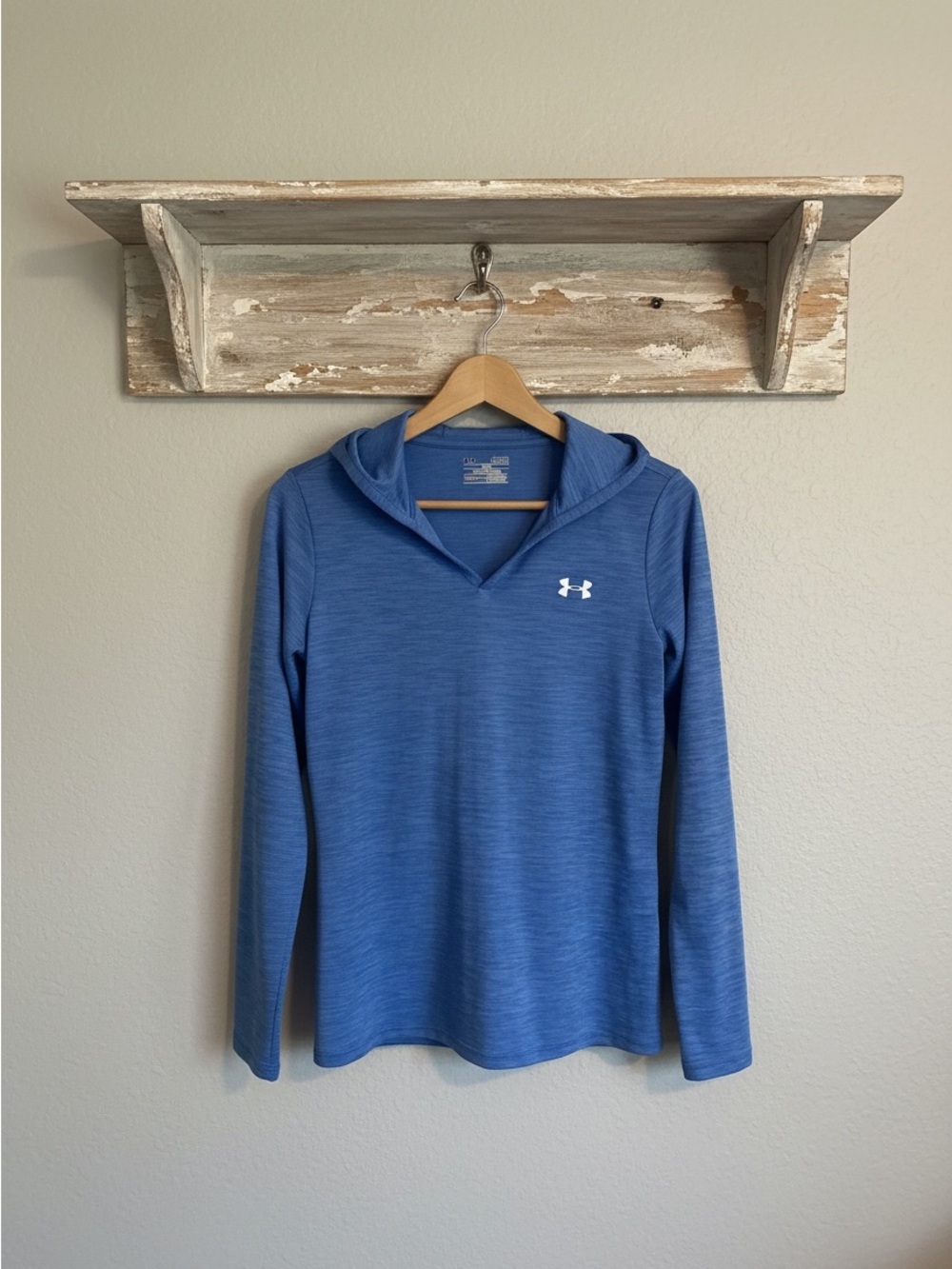 Under Armour Heat Gear Heather Royal Blue V-Neck Hooded Long Sleeve- Size Small